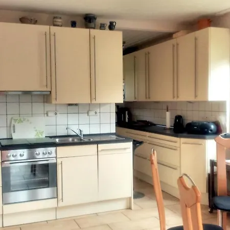 Διαμέρισμα With 2 Bedrooms In Dahlem With Furnished Garden And Wifi 5 Km From The Slopes