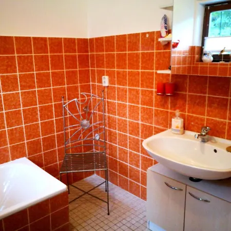 With 2 Bedrooms In Dahlem With Furnished Garden And Wifi 5 Km From The Slopes *