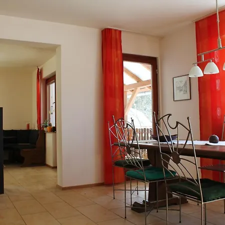 With 2 Bedrooms In Dahlem With Furnished Garden And Wifi 5 Km From The Slopes Διαμέρισμα
