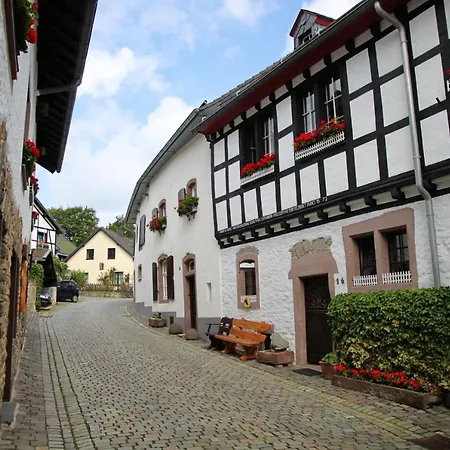 With 2 Bedrooms In Dahlem With Furnished Garden And Wifi 5 Km From The Slopes * Dahlem (Euskirchen)