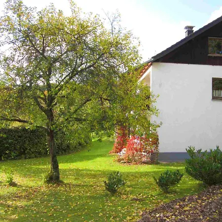 Διαμέρισμα With 2 Bedrooms In Dahlem With Furnished Garden And Wifi 5 Km From The Slopes